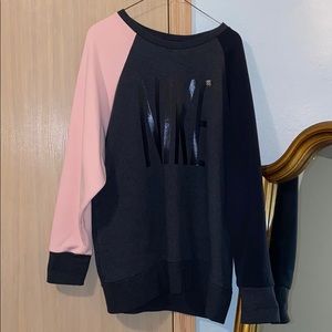 NIKE SWEATSHIRT